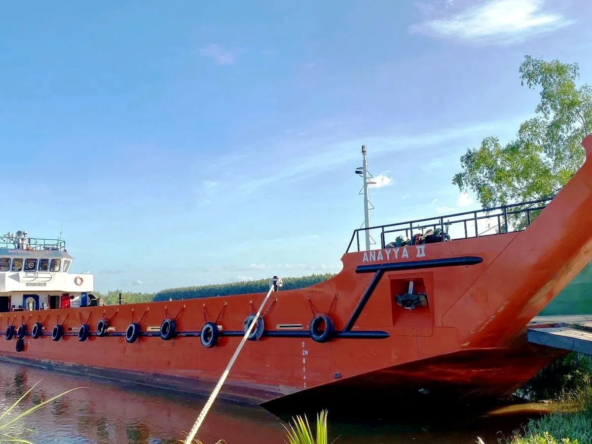 Nave da sbarco, con serbatoi in vendita