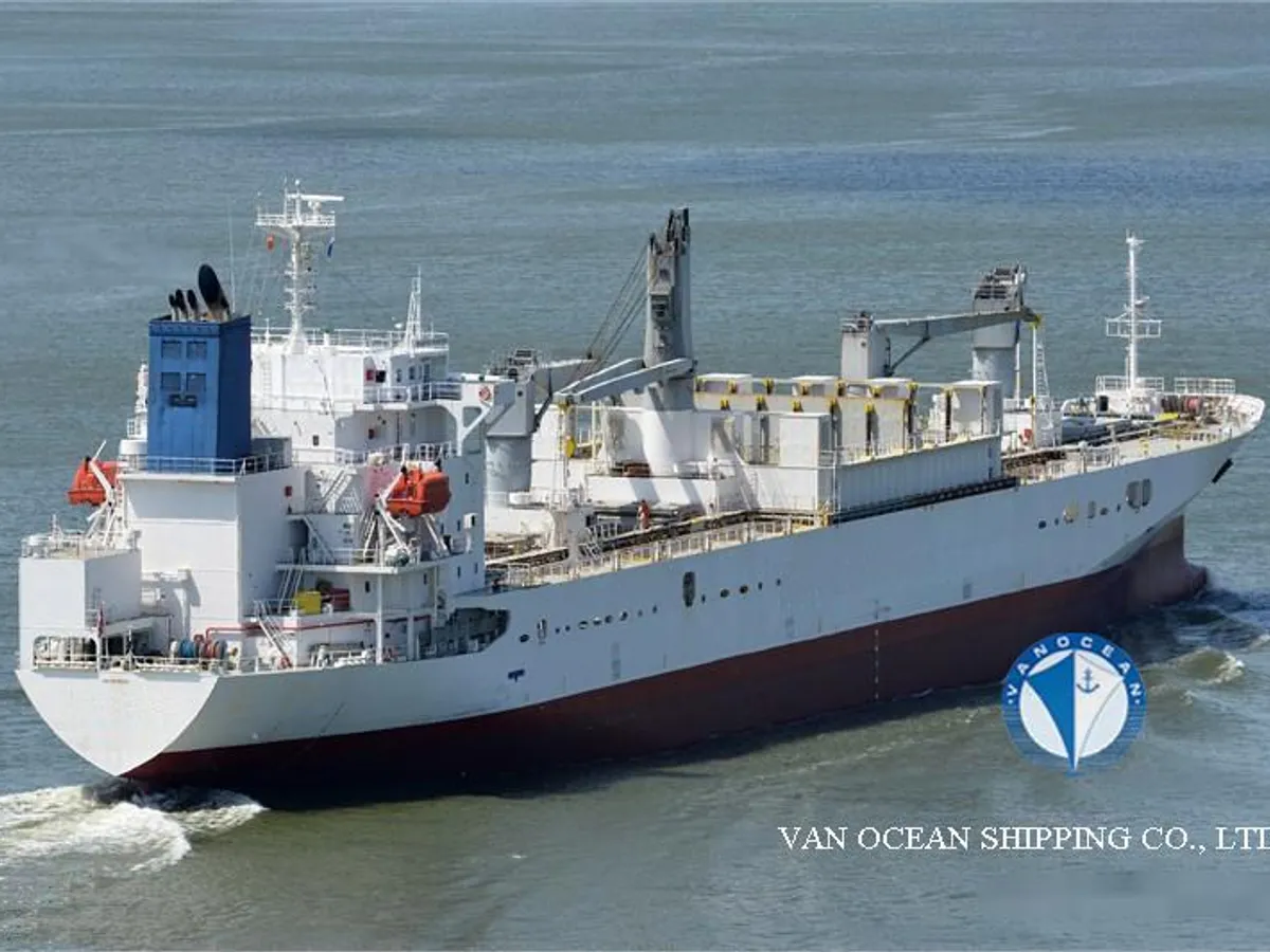 Nave refrigerata in vendita