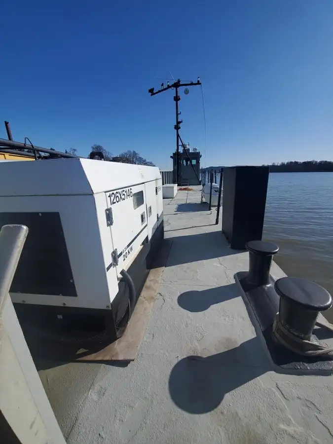 Nave da sbarco, con serbatoi in vendita