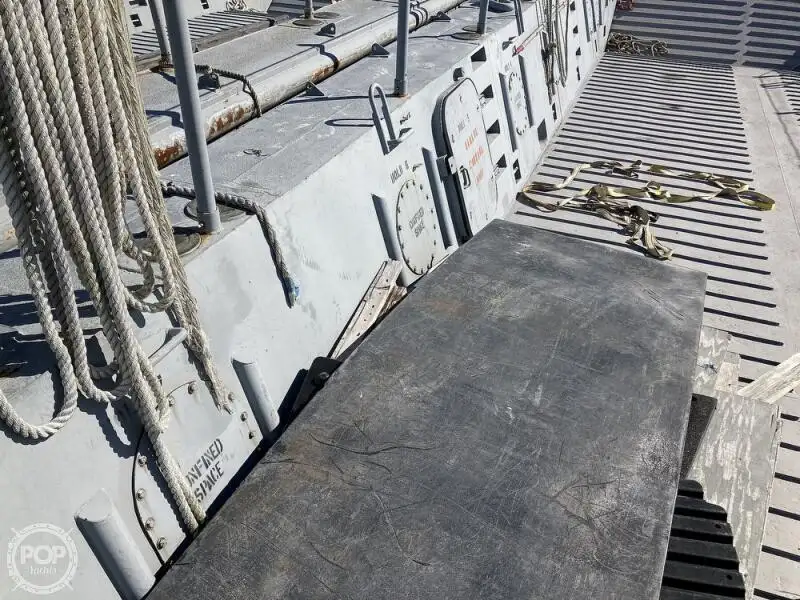 Nave da sbarco, con serbatoi in vendita