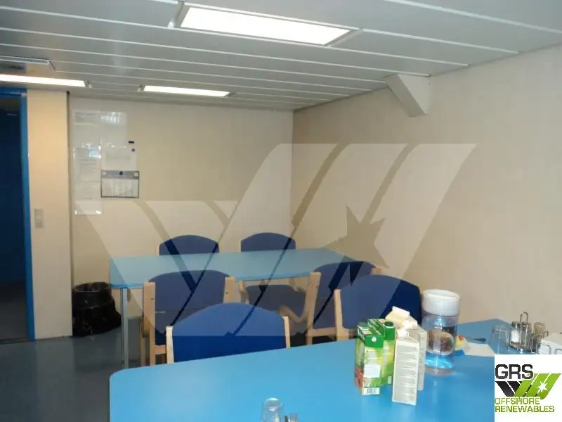 Nave di supporto in vendita