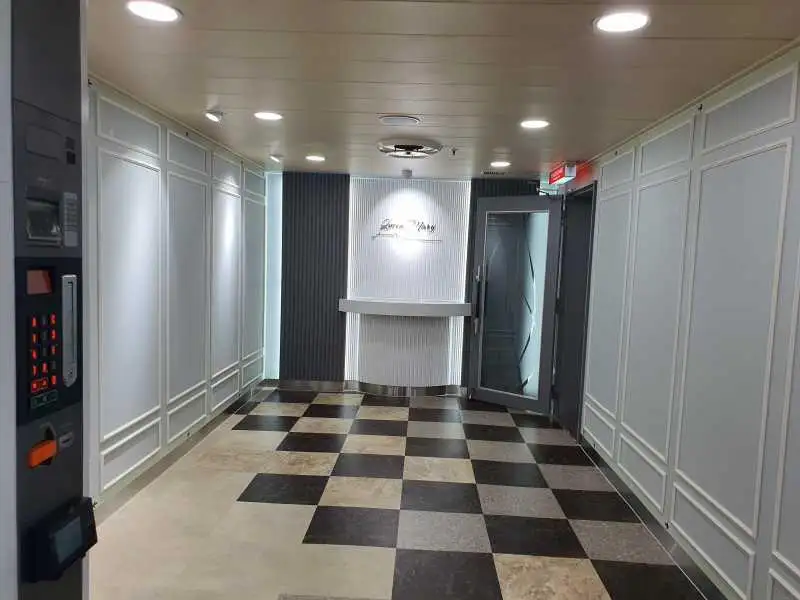 Nave refrigerata in vendita