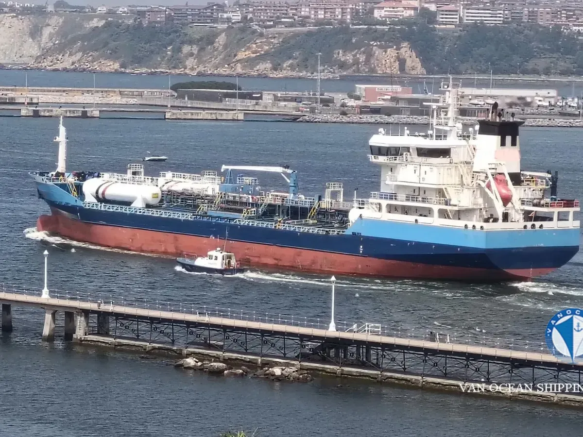 Petroliera/Chimichiera in vendita