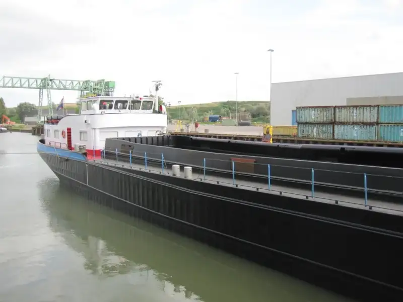 Chiatta in vendita