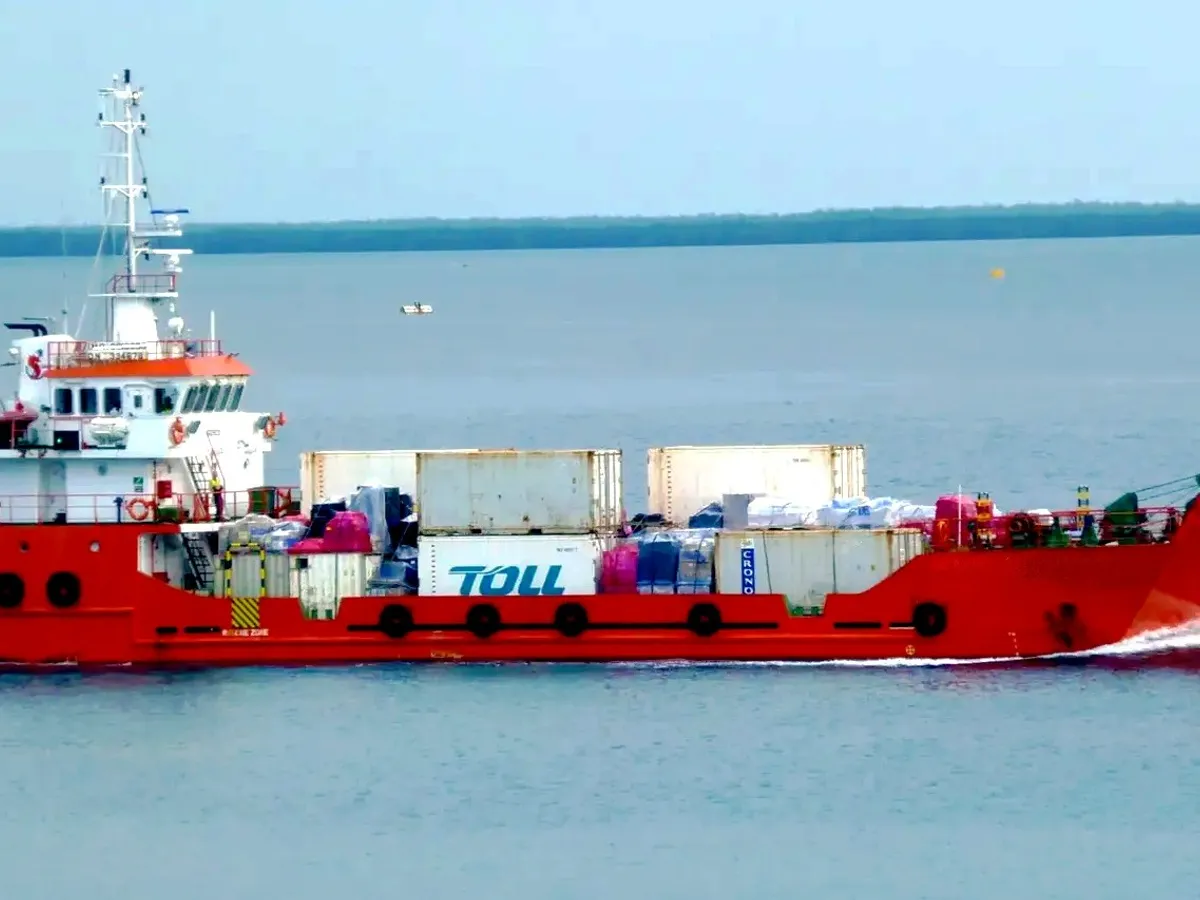 Nave da sbarco, con serbatoi in vendita