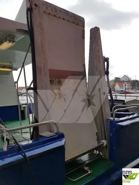 Chiatta adibita ad alloggio in vendita