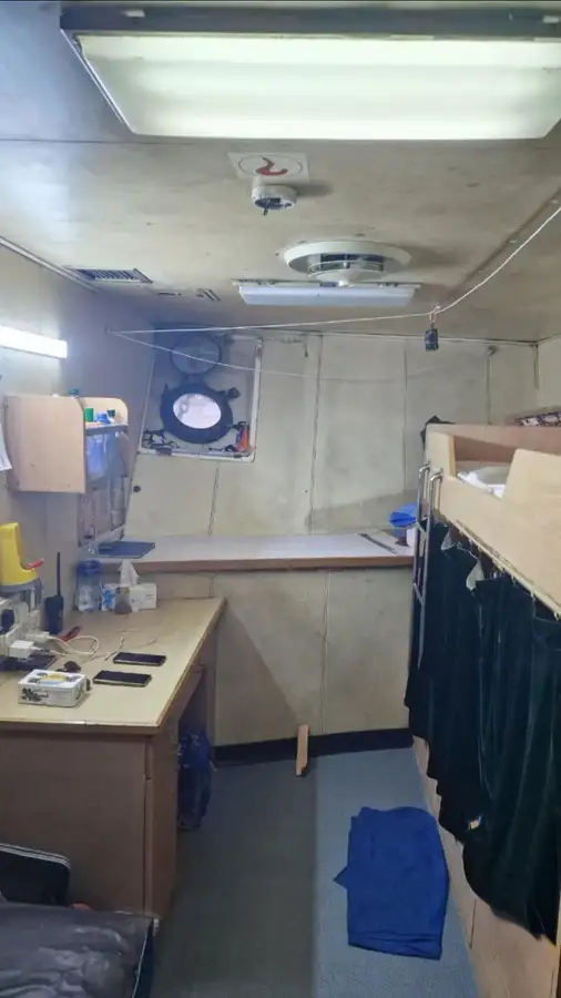 Nave di supporto in vendita