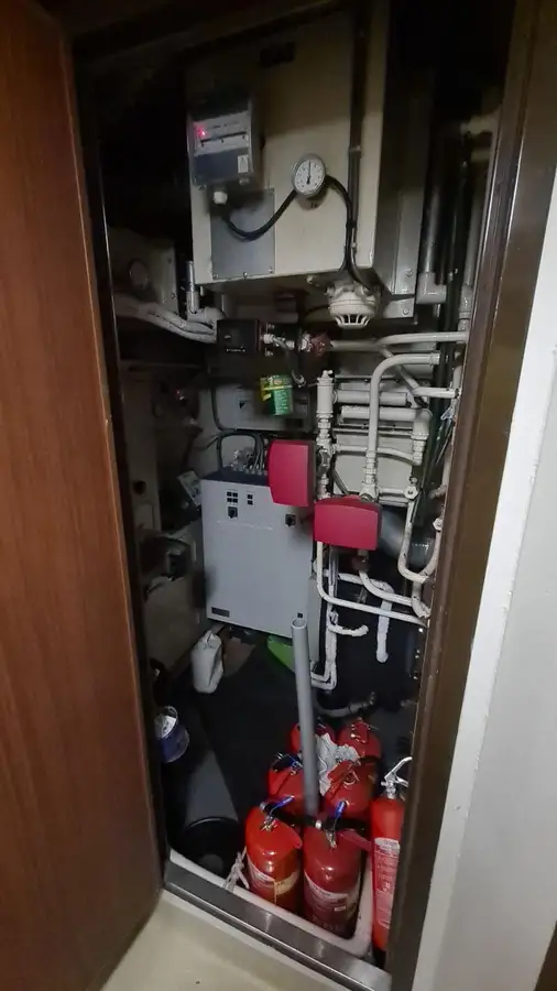 Nave di supporto in vendita