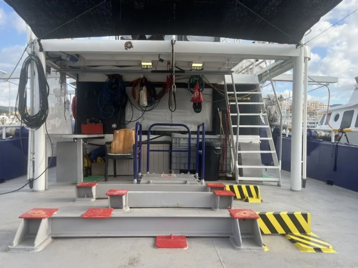 Nave da rilevamento in vendita
