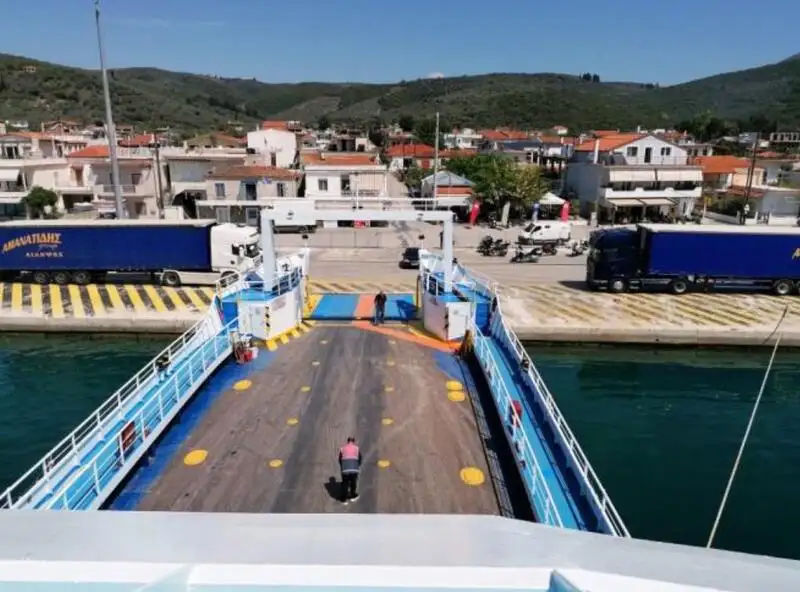 Nave passeggeri in vendita