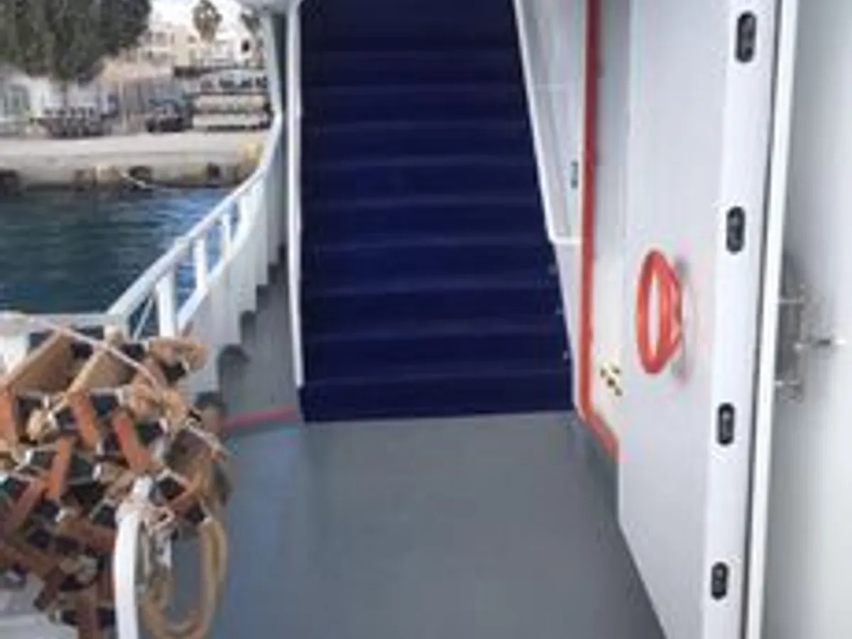 Nave passeggeri in vendita
