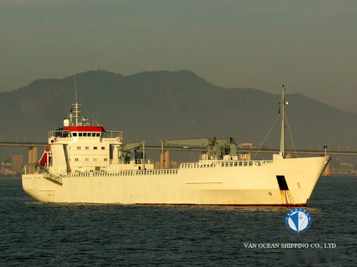 Nave refrigerata in vendita