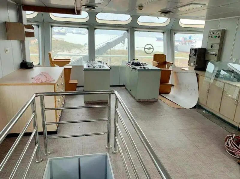 Nave di supporto in vendita