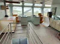 Nave di supporto in vendita