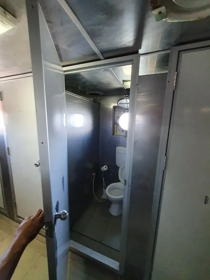 Nave refrigerata in vendita