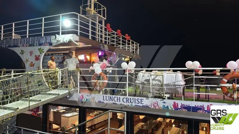 Nave ristorante in vendita