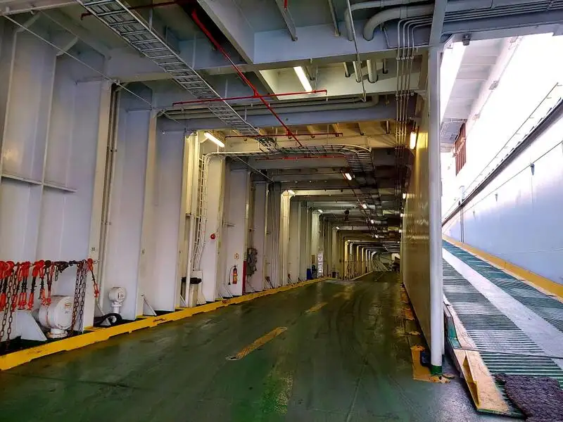 Nave refrigerata in vendita