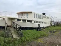 Traghetto in vendita
