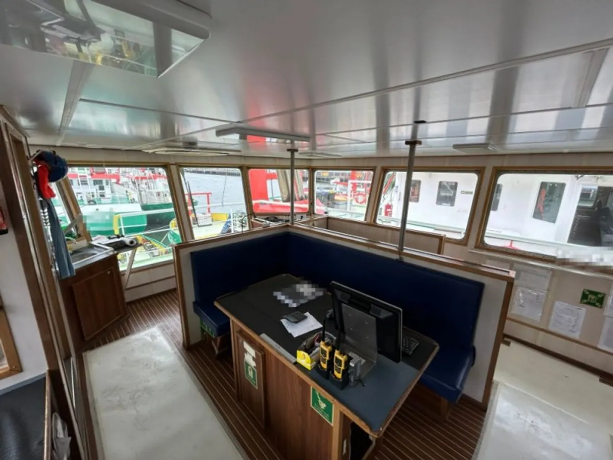 Nave di supporto in vendita