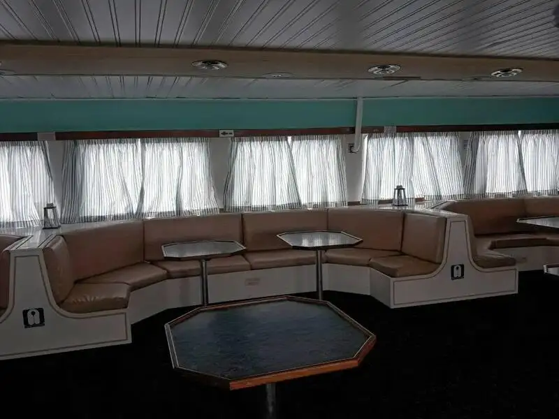 Nave passeggeri in vendita