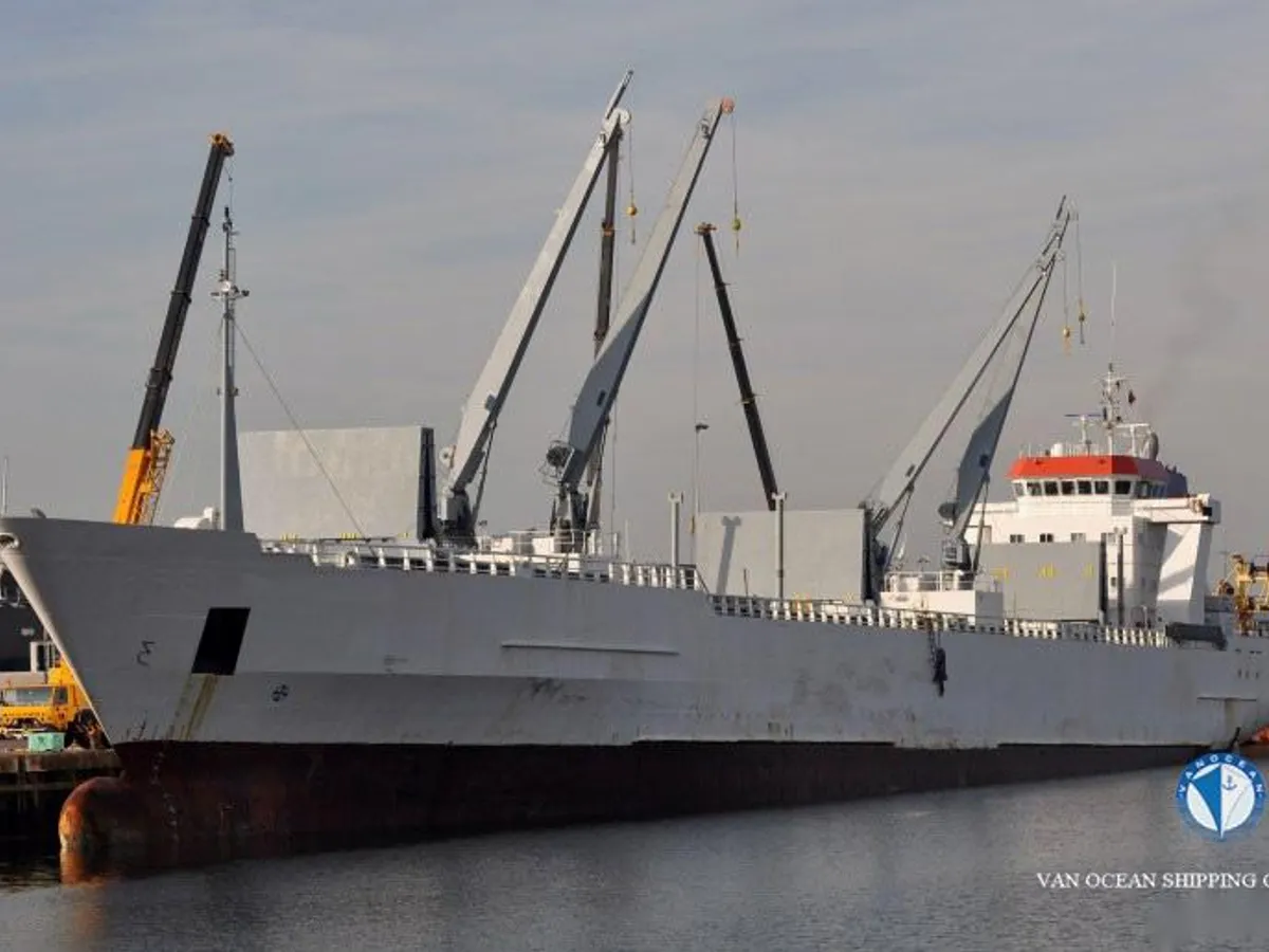 Nave refrigerata in vendita