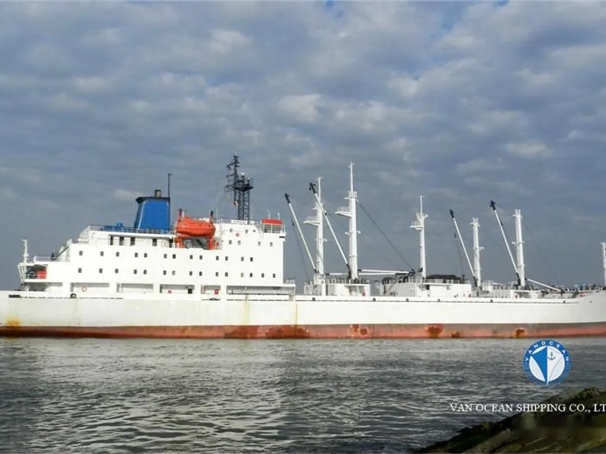 Nave refrigerata in vendita