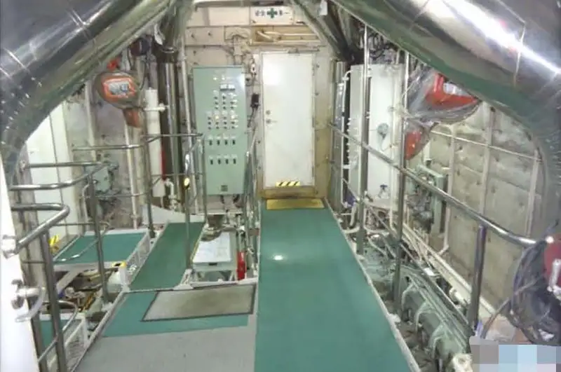 Nave di supporto in vendita