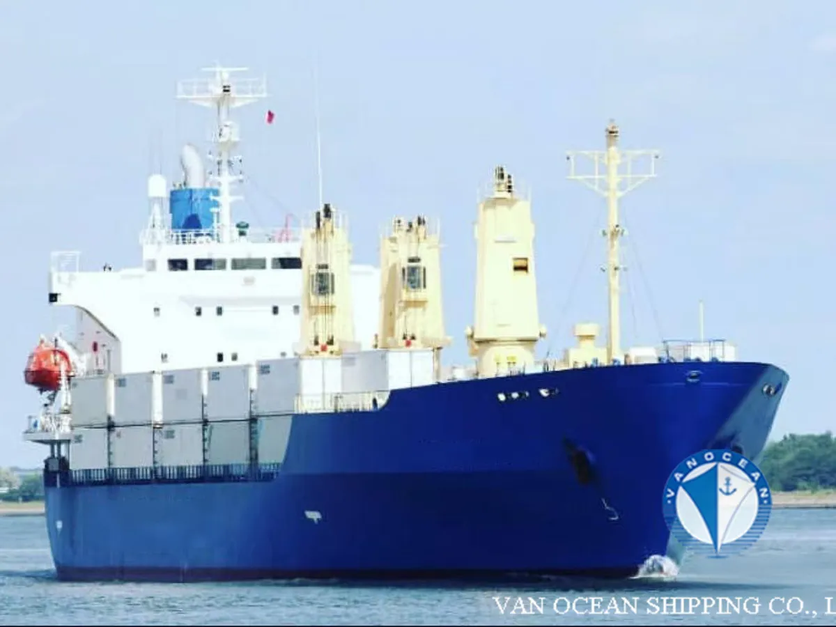 Nave refrigerata in vendita
