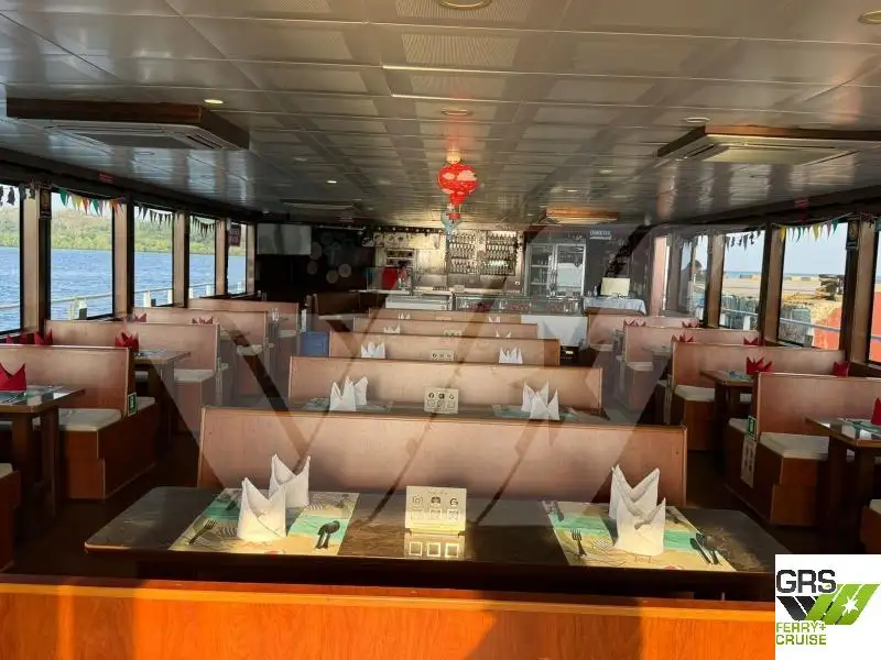 Nave ristorante in vendita