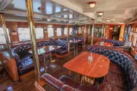 Nave ristorante in vendita