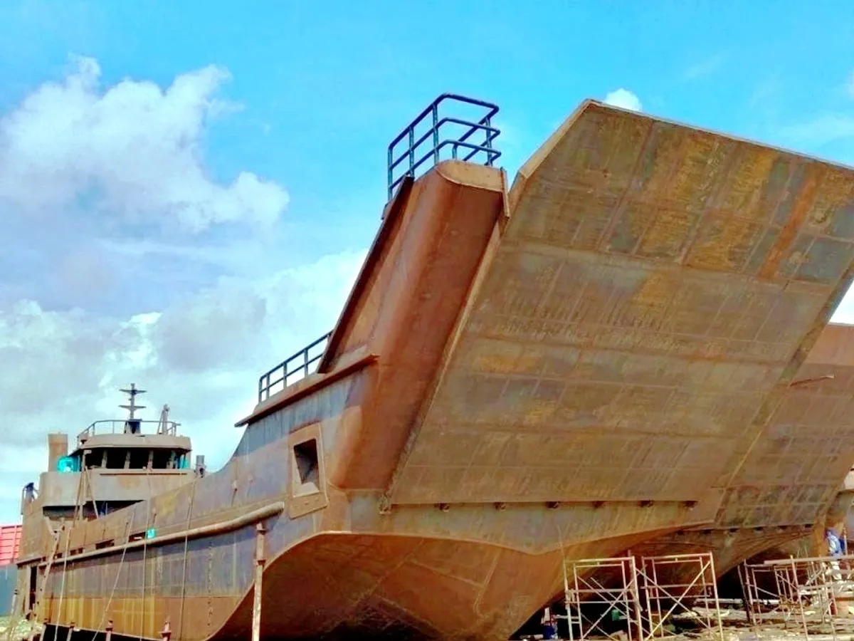 Nave da sbarco, con serbatoi in vendita