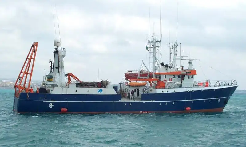 Nave da ricerca in vendita