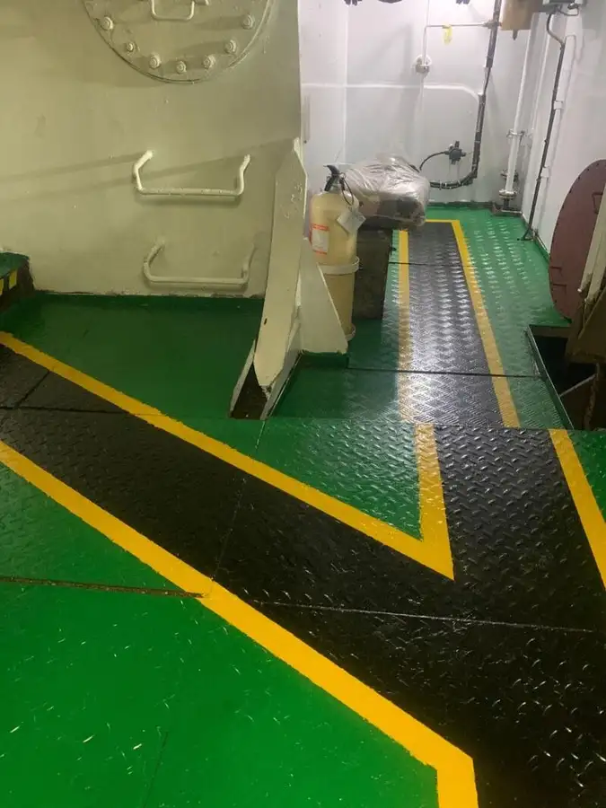 Nave di supporto in vendita