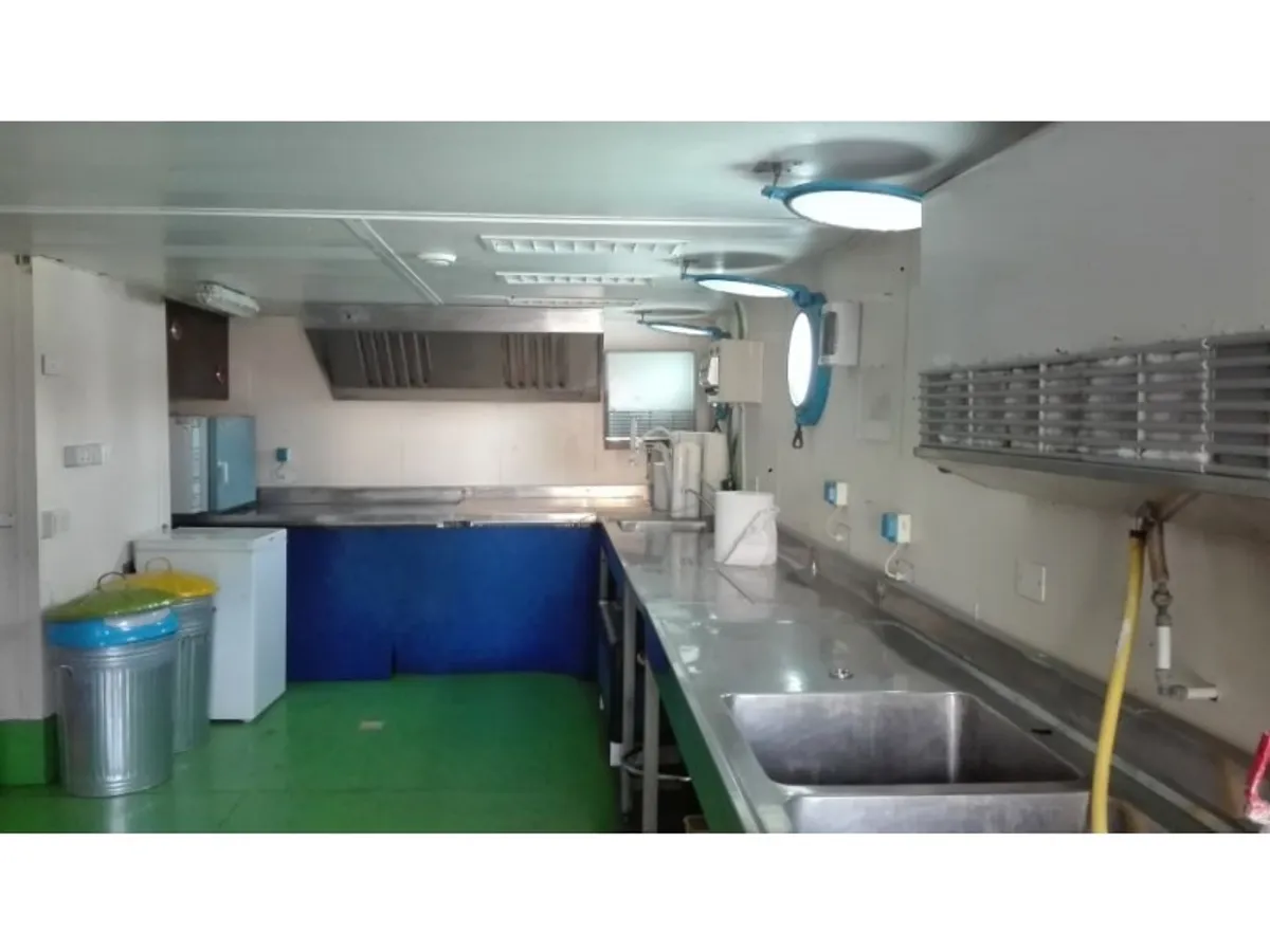 Nave da ricerca in vendita