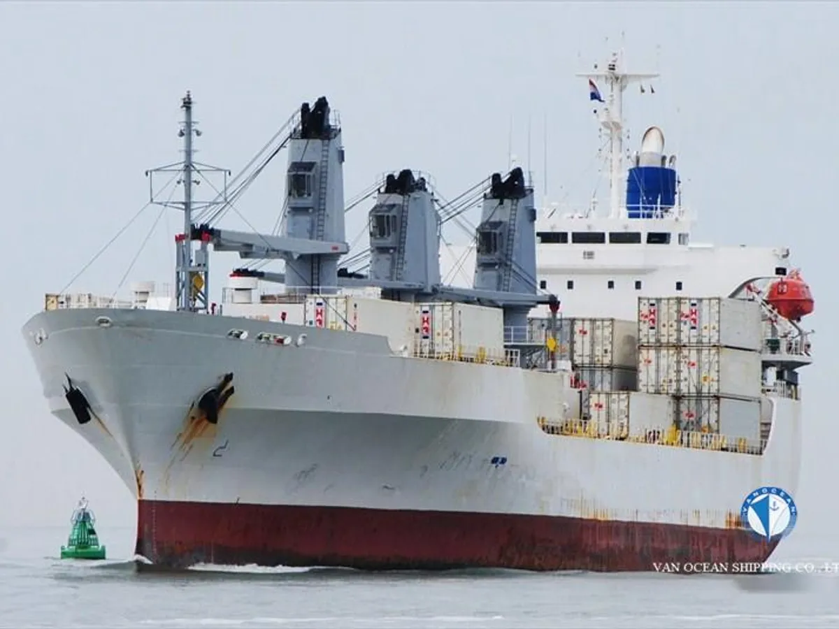Nave refrigerata in vendita
