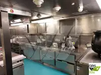Chiatta adibita ad alloggio in vendita