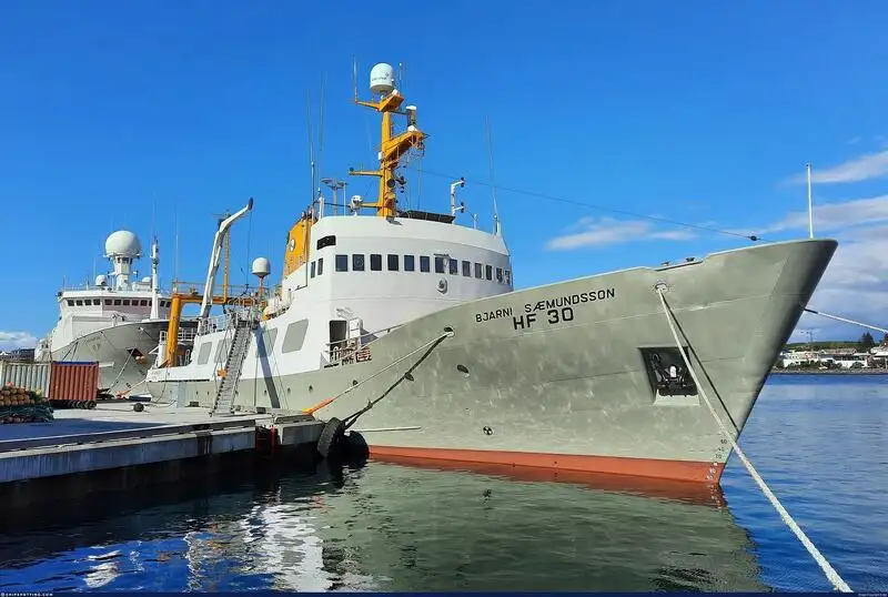 Nave da ricerca in vendita