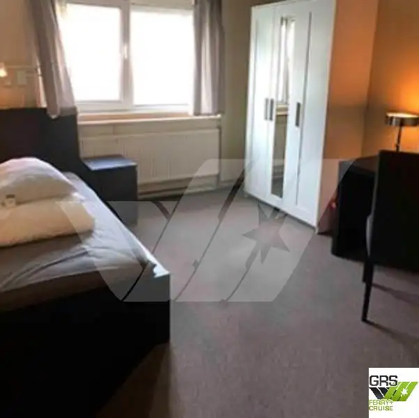 Chiatta adibita ad alloggio in vendita