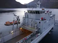 Nave da sbarco, con serbatoi in vendita