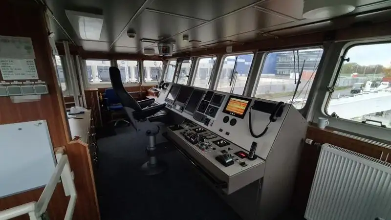 Nave di supporto in vendita