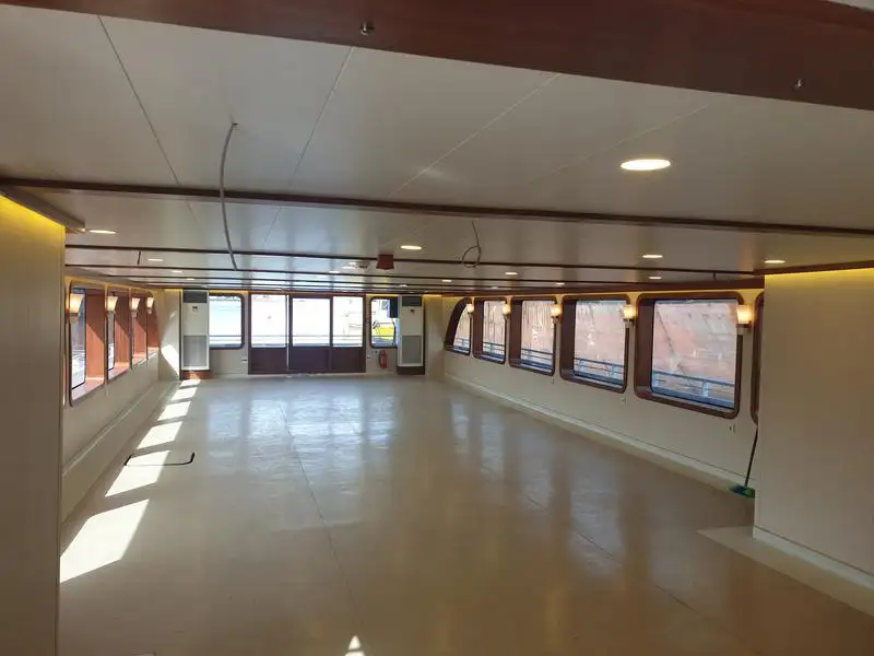 Nave passeggeri in vendita