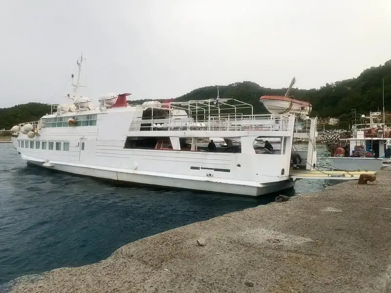 Nave passeggeri in vendita
