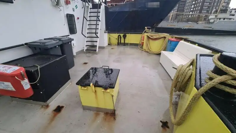 Nave di supporto in vendita