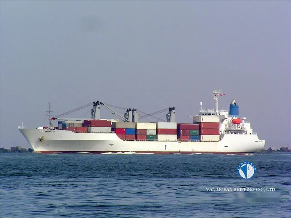 Nave refrigerata in vendita