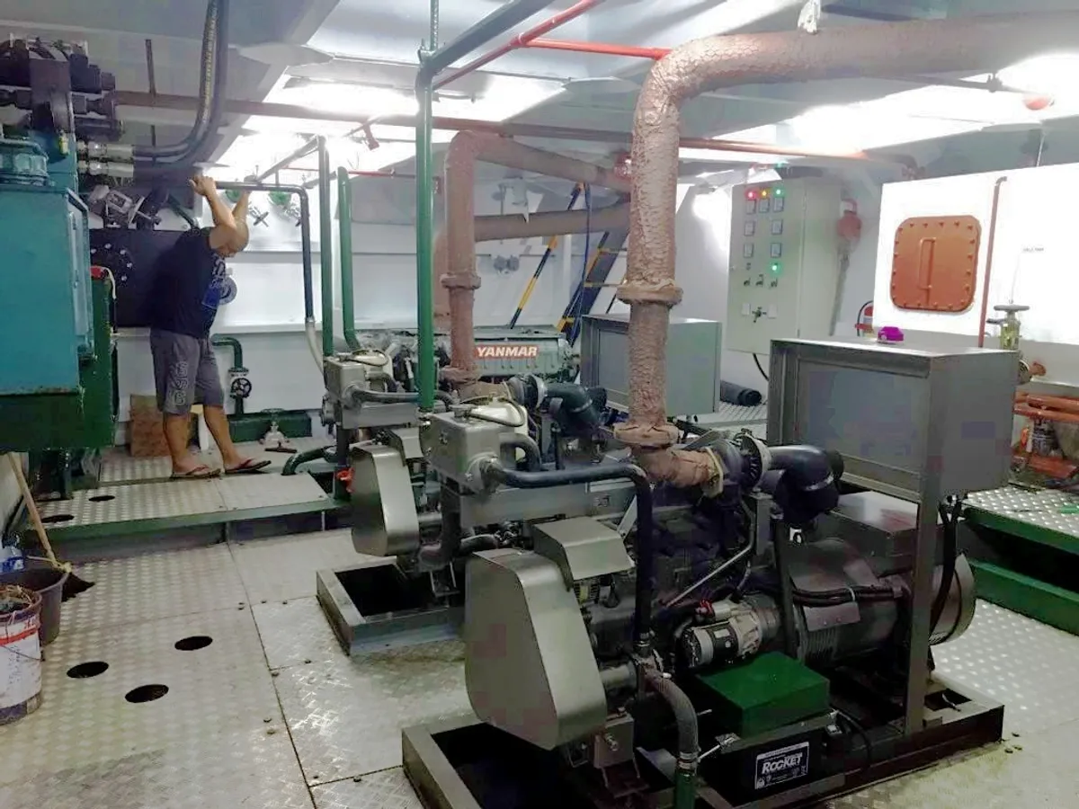 Nave da sbarco, con serbatoi in vendita