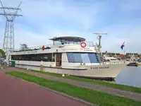 Nave passeggeri in vendita
