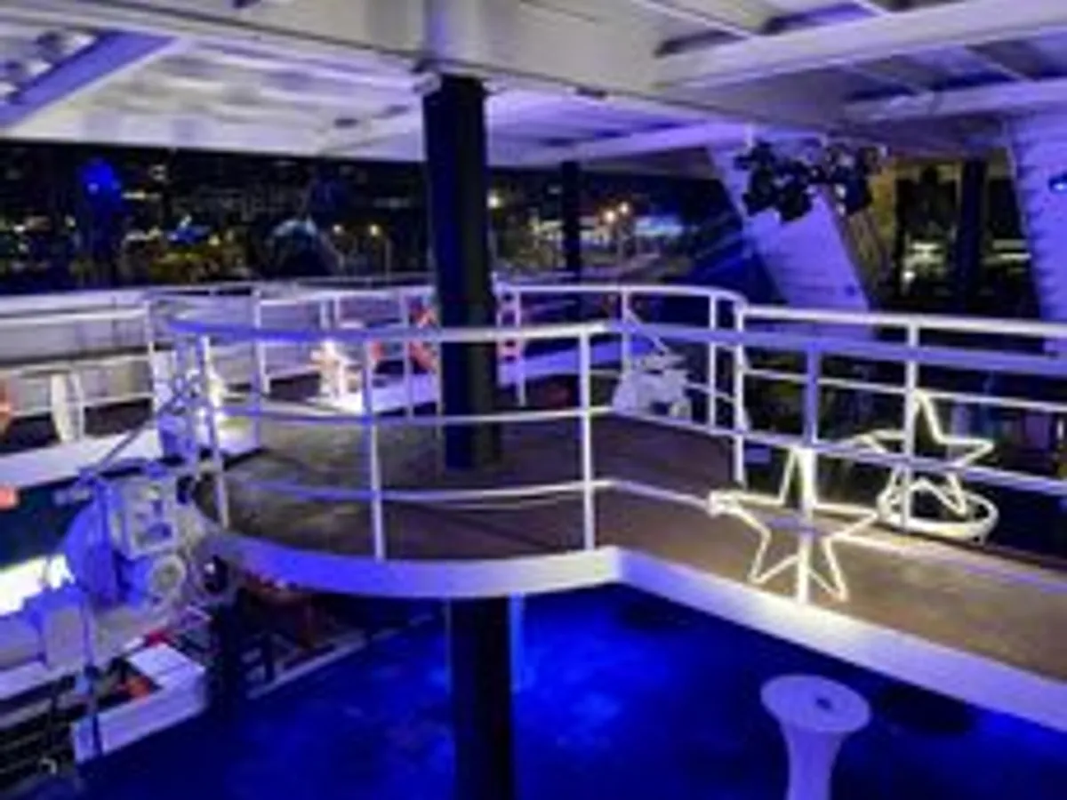 Nave passeggeri in vendita