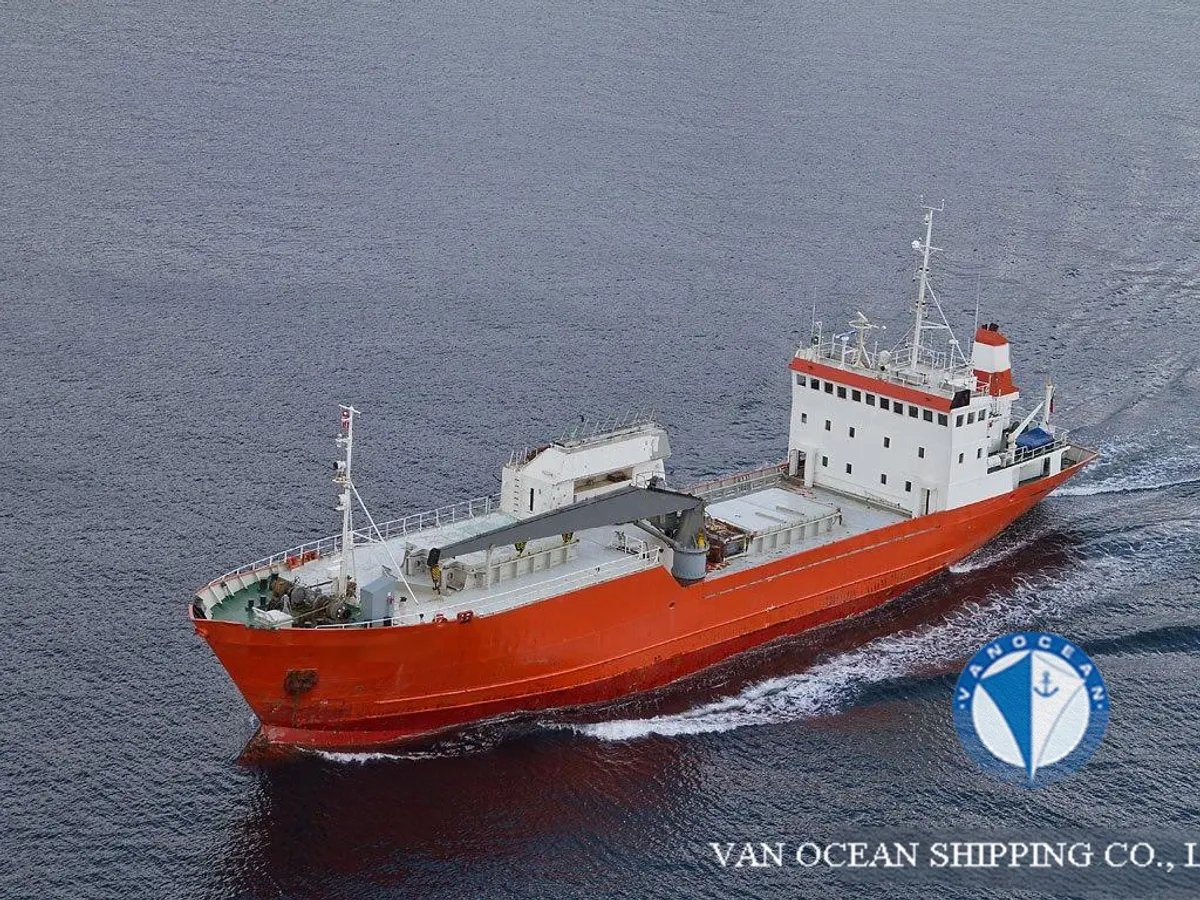 Nave refrigerata in vendita