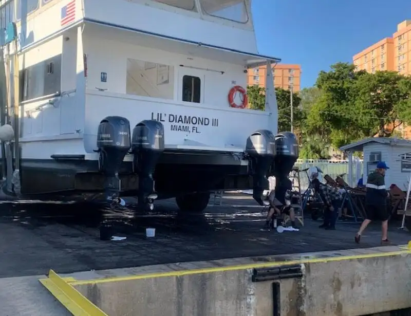 Nave passeggeri in vendita