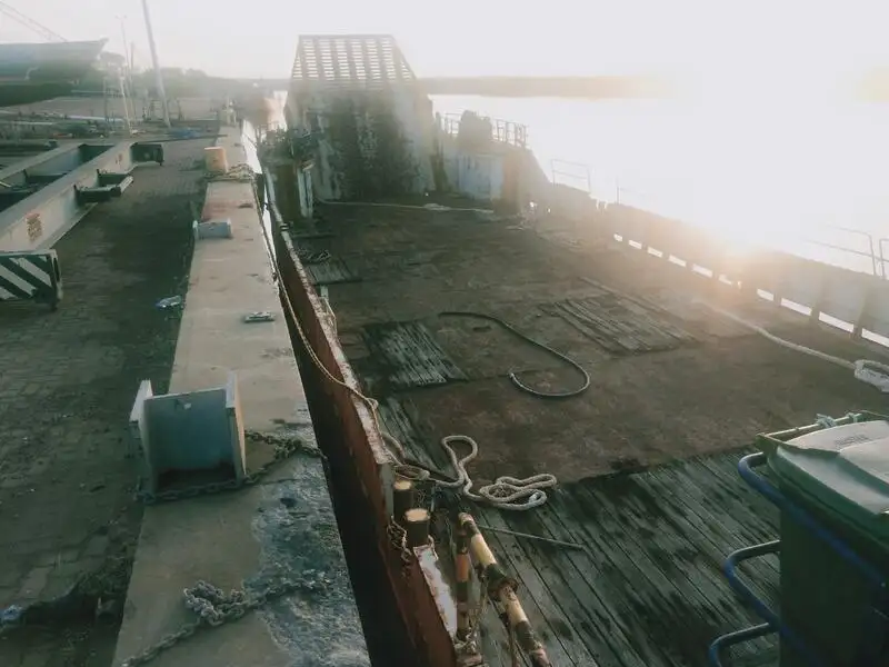 Nave da sbarco, con serbatoi in vendita